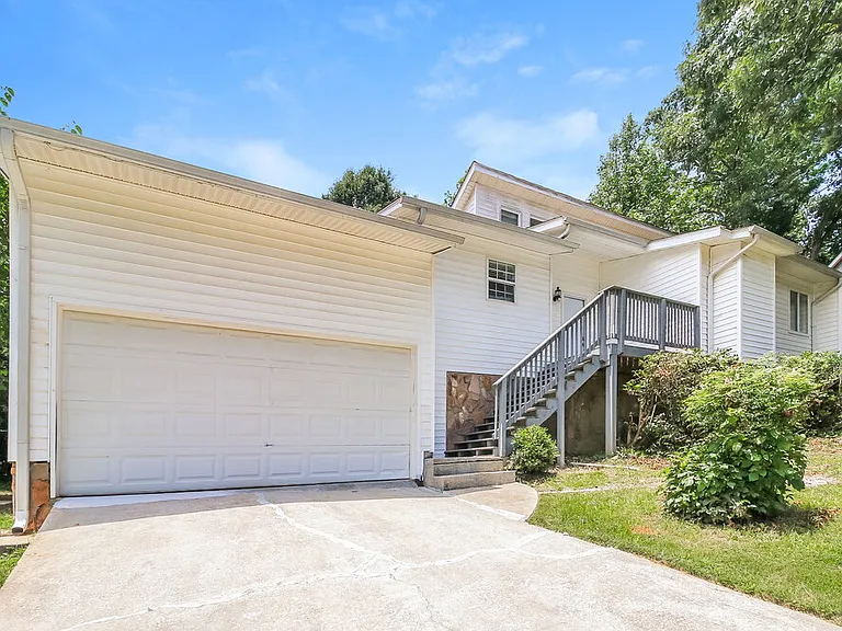 9227 Chestnut Lake Dr — Photo 4