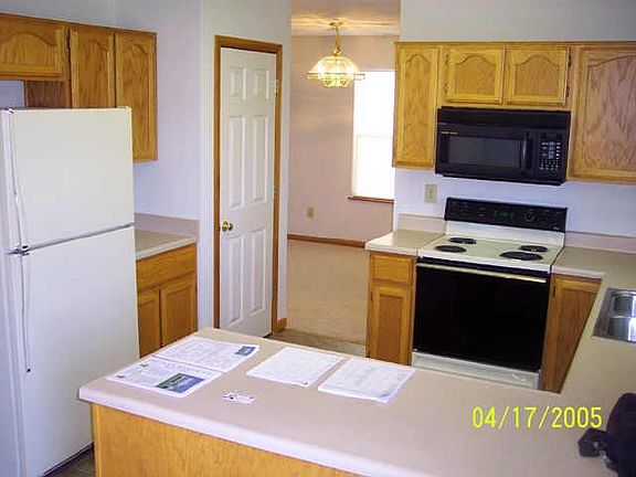 5th image of 357 N Van Buren St