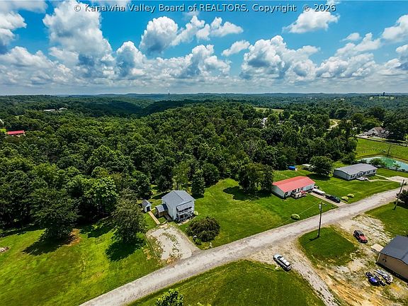 5th image of 260 Village Ln
