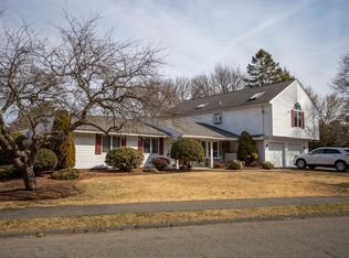 5 Normandy Dr, Peabody, MA 01960