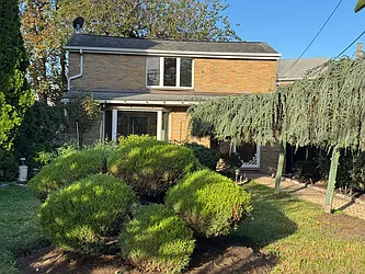 17-02 Clintonville Street