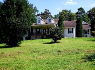 76 Hawthorne Dr, Cleveland, GA 30528