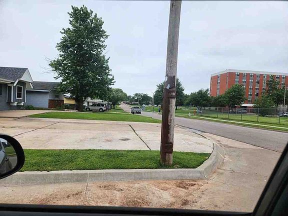 5th image of 5400 S Shartel Ave