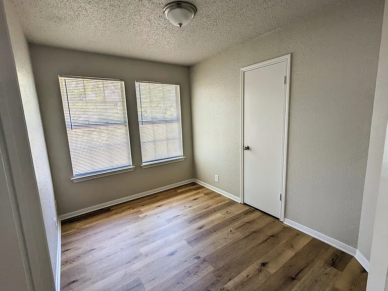 2314 Lazy Ridge Dr — Photo 11