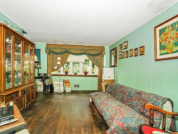 5th image of 48 Eugene Dr