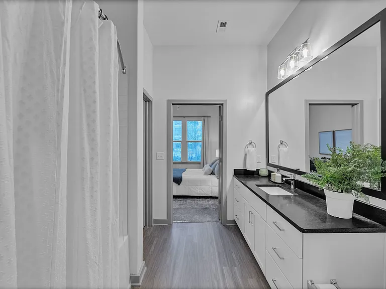 District 757 Apartments — Photo 30