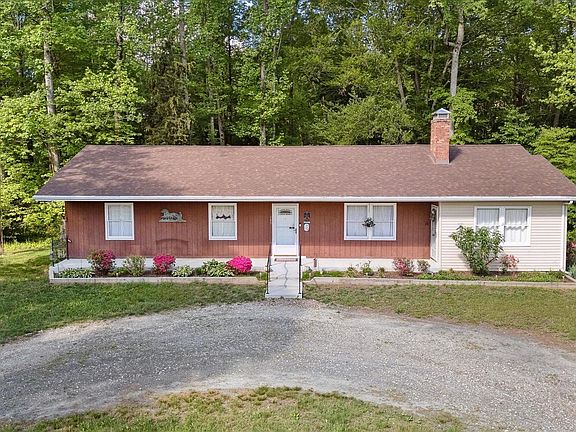 3rd image of 197 & 199 Pine Tree Rd