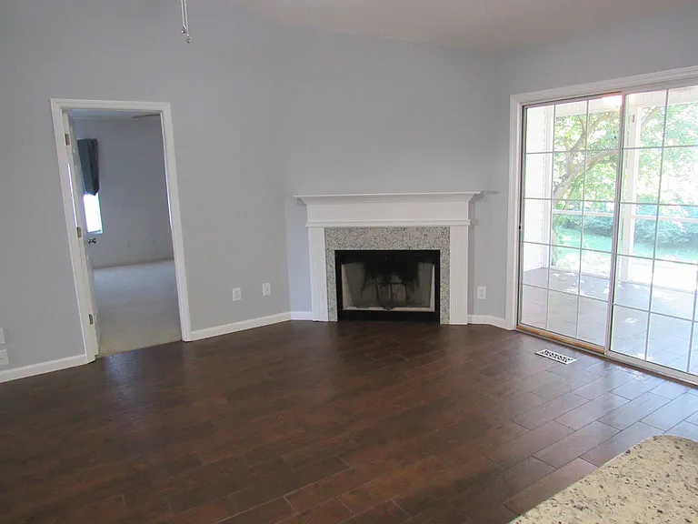 138 Kensington Way — Photo 5