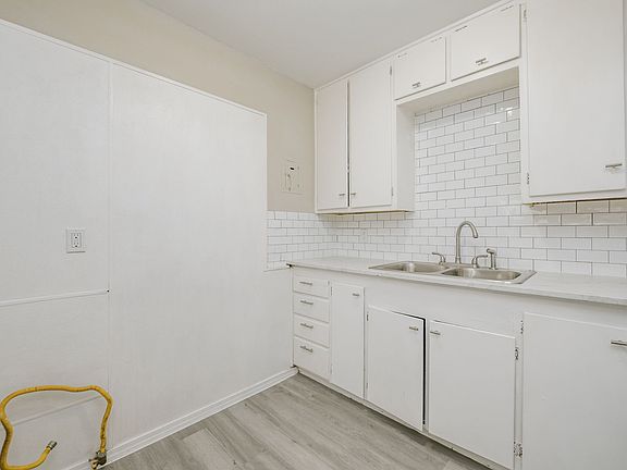 5th image of 2304 SW 8th Ave #3