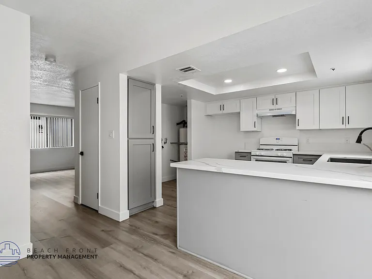 13881-13891 Cedar St. and 13872-13882 Locust St. — Photo 48