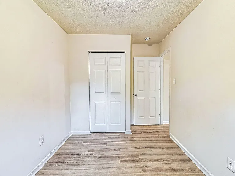 4206 Drake Ct — Photo 11