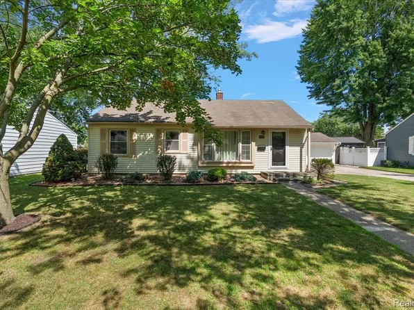 14772 Auburndale St, Livonia, MI 48154