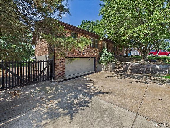 3rd image of 113 Britanna Dr #113