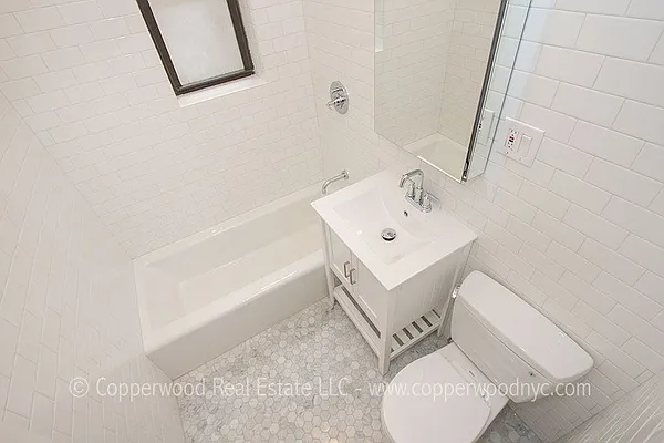 Rented by Copperwood Real Estate | media 11