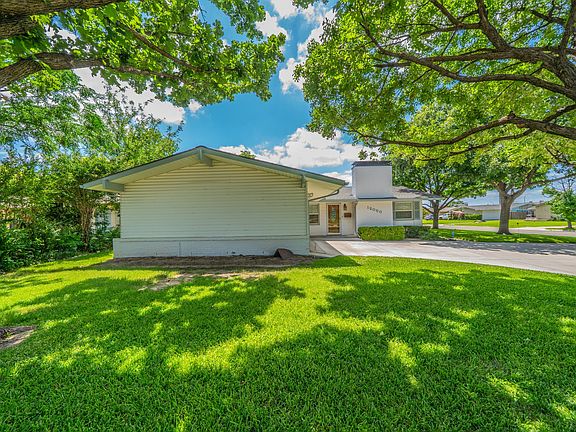 3rd image of 12050 High Meadow Ct