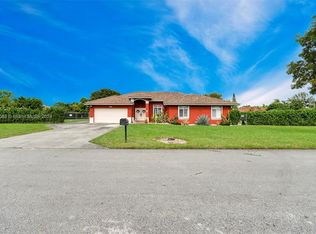 15433 SW 278th St, Homestead, FL 33032