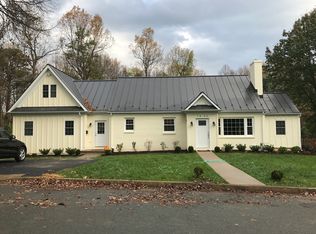 1443 Plymouth Rd, Charlottesville, VA 22903