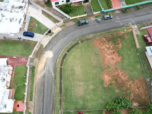 Urb El Paraiso Calle Querubin Solar #35, Arecibo, PR 00612
