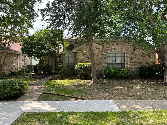4424 Junction Dr — Photo 8