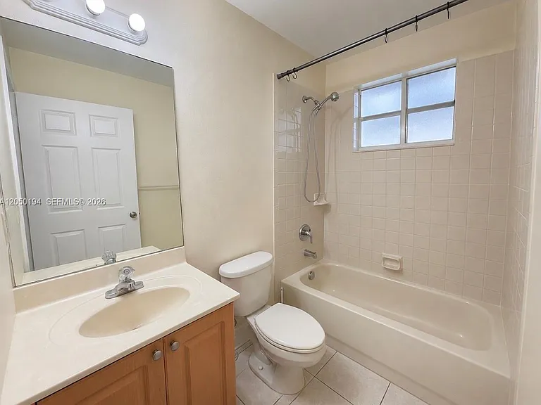 2227 Monroe St #6 — Photo 9