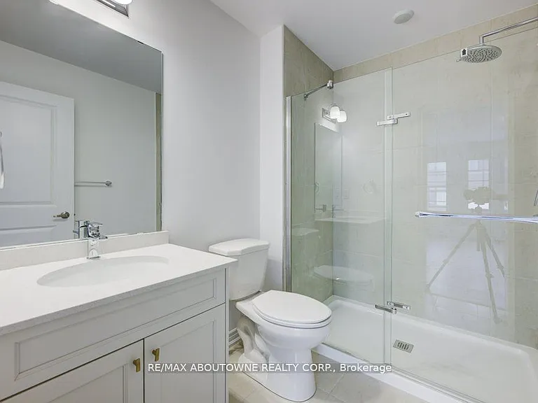 120 Court Dr #85 — Photo 23