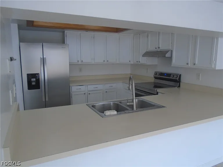 1228 SW Trafalgar Pkwy #1228 — Photo 5