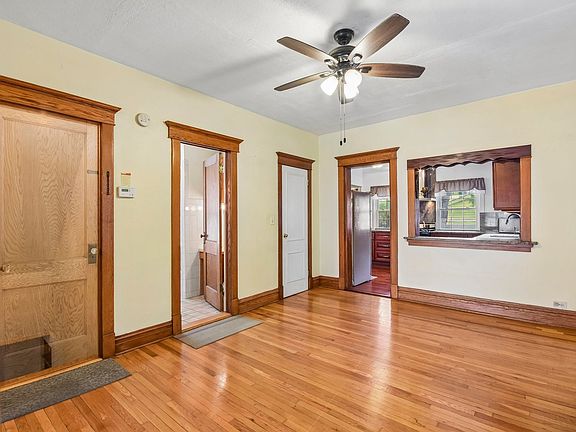 5th image of 706 S Oak Park Ave