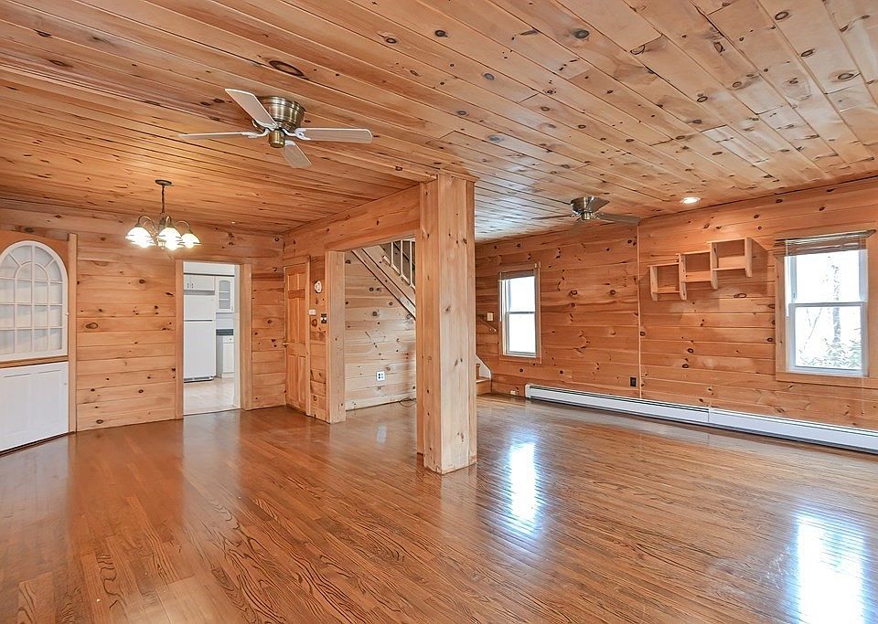 228 Pond St, Ashland, MA 01721 Zillow