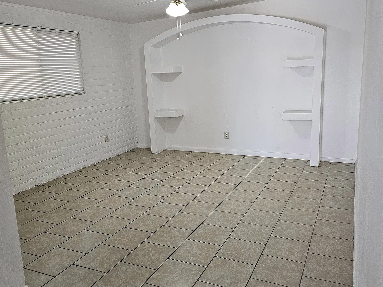 2 bed, 875 sqft, $1,200 — Photo 1