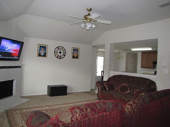 3rd image of 917 Cedar Creek Dr
