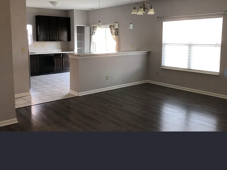 909 Adena Ln — Photo 5