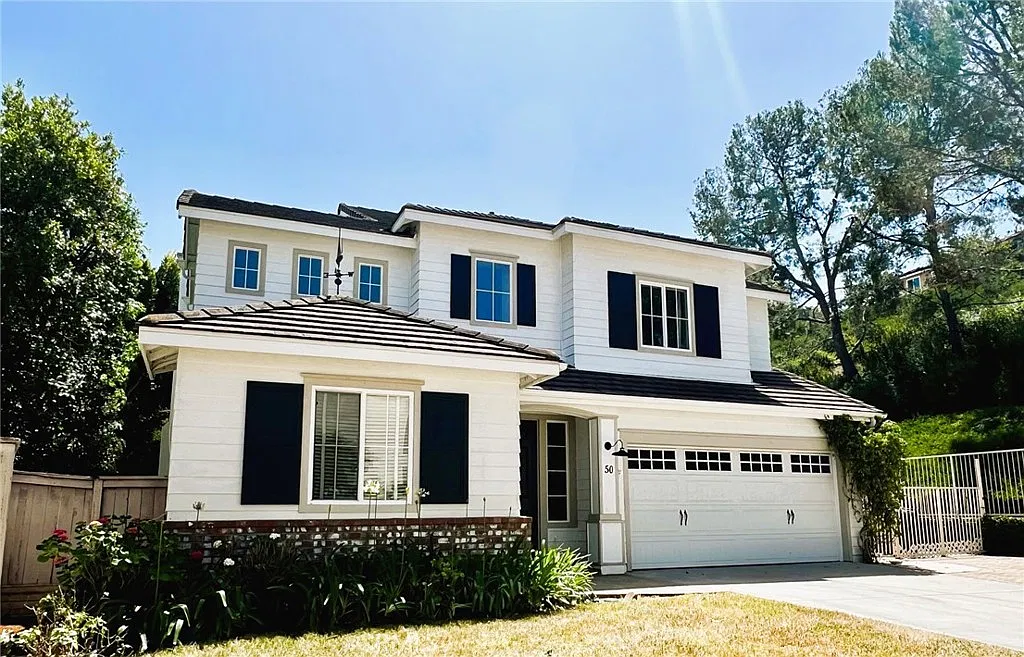 4 bed, 3100 sqft, $7,300 — Photo 1