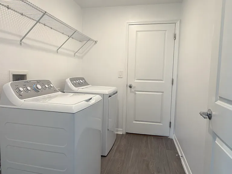 707 Grove St — Photo 15