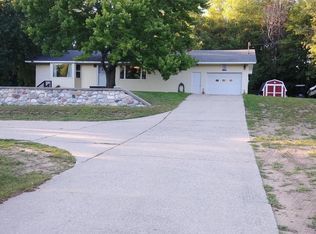 2300 Duck Lake Rd, Whitehall, MI 49461