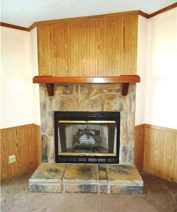 4th image of 372 Elm Ln