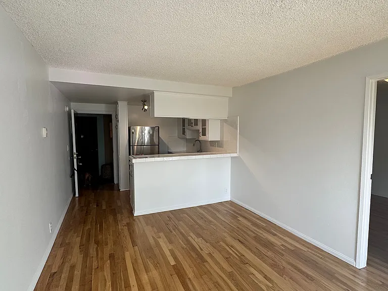 1921 Vista Del Mar St #204 — Photo 7