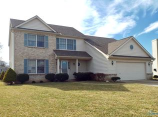 692 Streamview Dr, Perrysburg, OH 43551