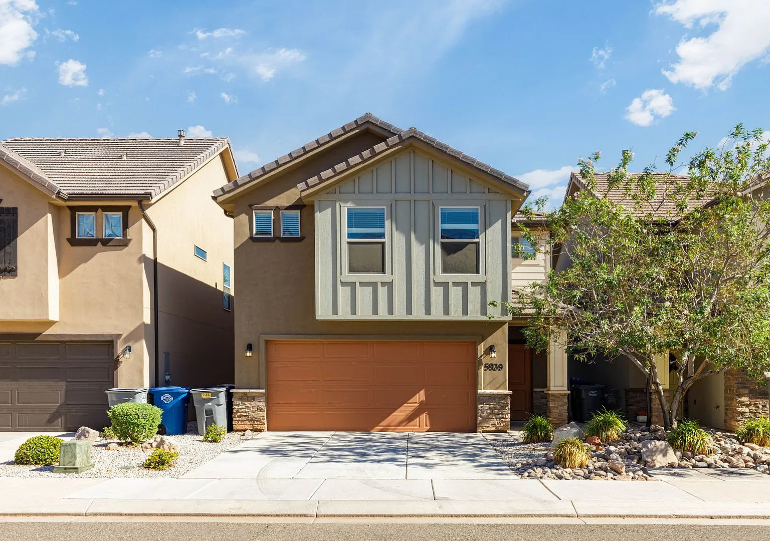 Wonderful Desert Canyon 4 bed | 2.5 bath | 2 car garage — Photo 1