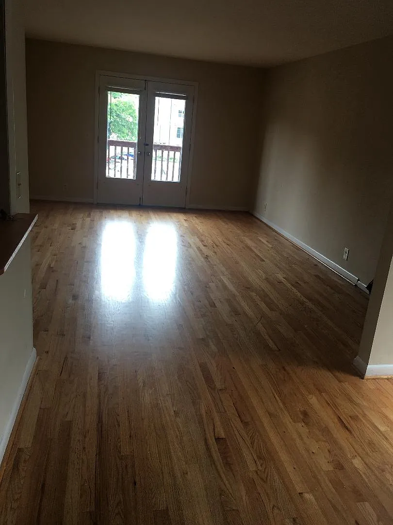 2 bed, 1050 sqft, $1,300 — Photo 3