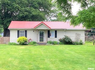 330 N Sherman St, Girard, IL