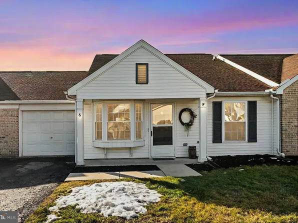 6 Greenspring Dr, Mechanicsburg, PA 17050