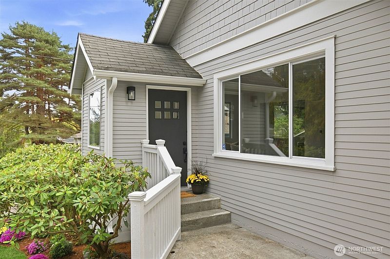 5th image of 1723 NE 92nd Street