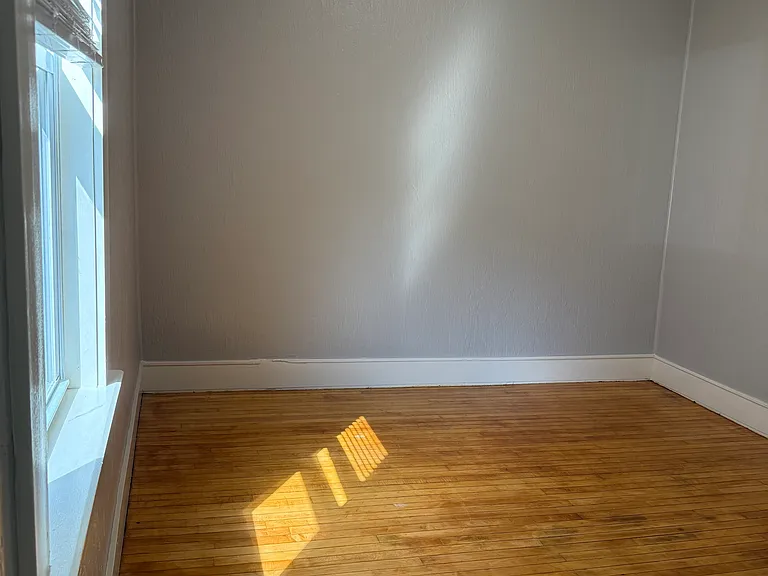 72 Charlotte St #1 — Photo 6