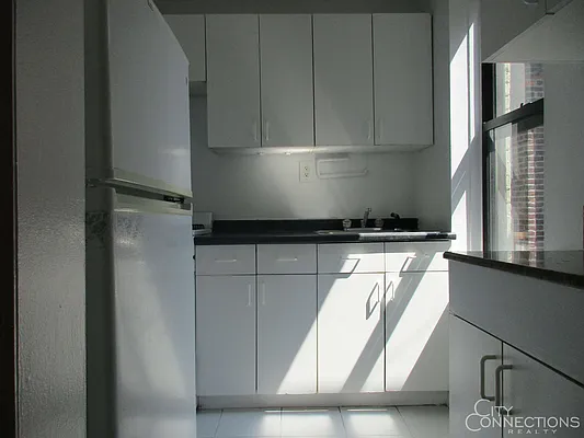 Rented by City Connections Realty | media 14