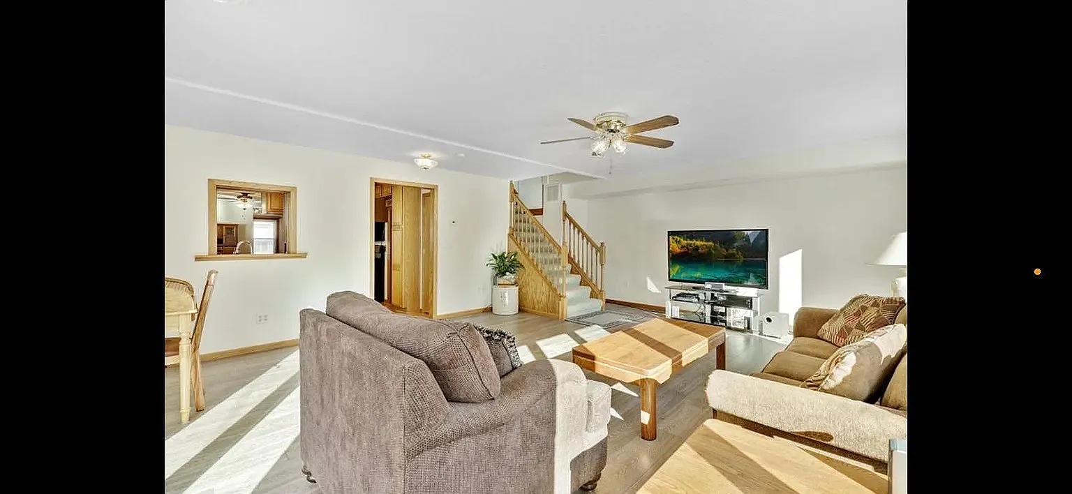 4 bed, 2166 sqft, $3,380 — Photo 3
