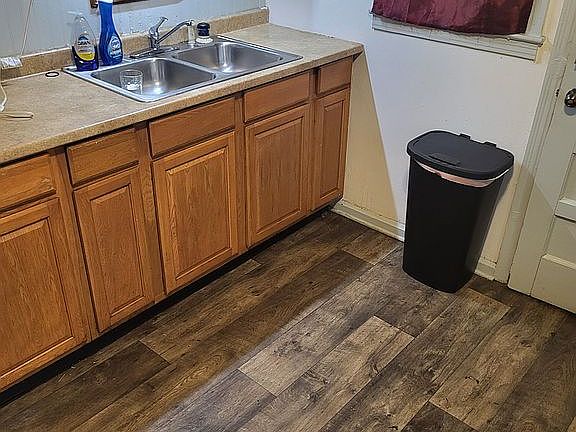 Kitchen cabinets and floor
