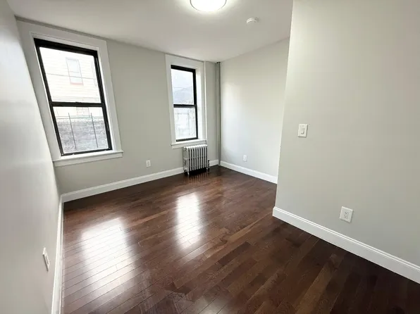 2075 East 16th Street image 4 of 7