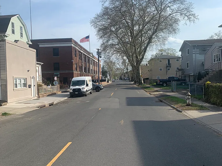 300 N Park St — Photo 2