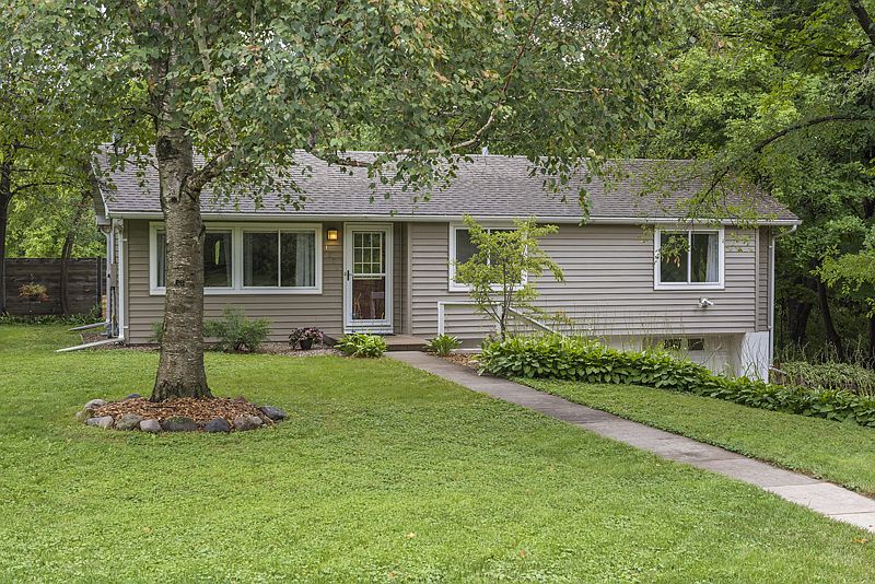 1st image of 1325 Everest Ln N