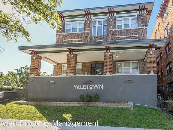 2nd image of 1305 E Armour Blvd